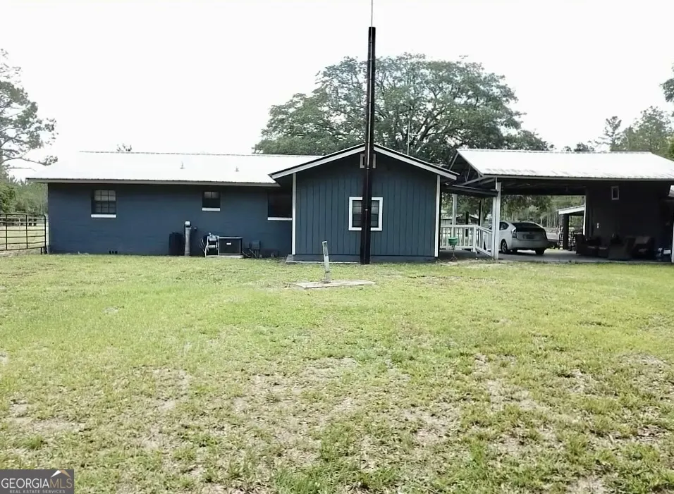 379 Bob Thrift RD St. George, GA 31562