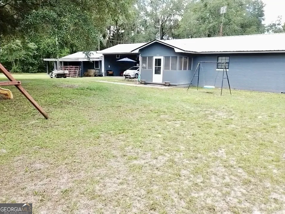 379 Bob Thrift RD St. George, GA 31562
