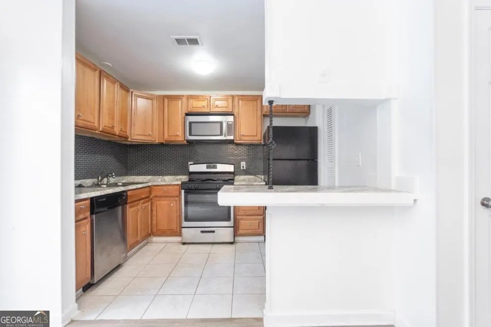 1585 Springleaf PT SE Smyrna, GA 30080