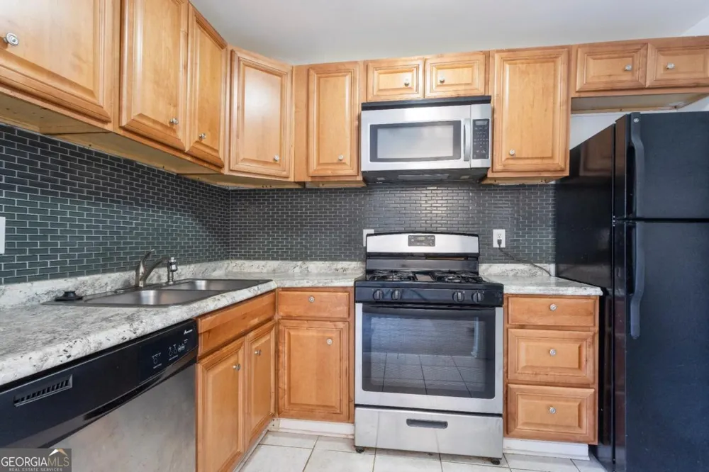 1585 Springleaf PT SE Smyrna, GA 30080
