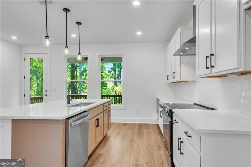 287 Bell Grove LN Suwanee, GA 30024