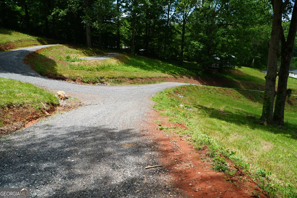 527 Saunders RD Franklin, NC 28734