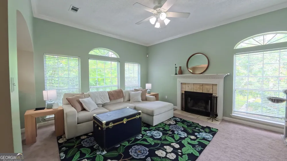 2502 B Jerry Jones DR Valdosta, GA 31602