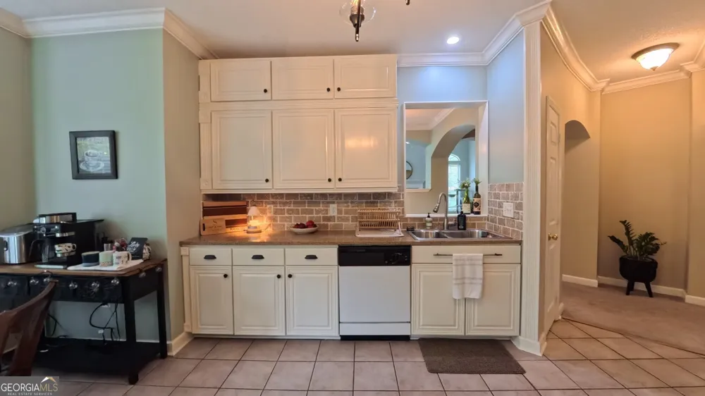 2502 B Jerry Jones DR Valdosta, GA 31602