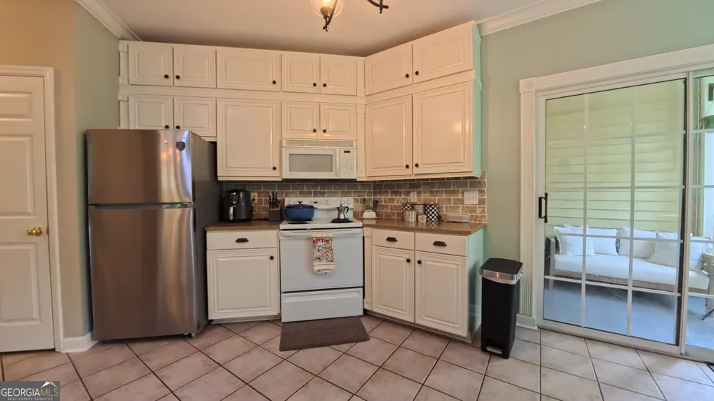 2502 B Jerry Jones DR Valdosta, GA 31602