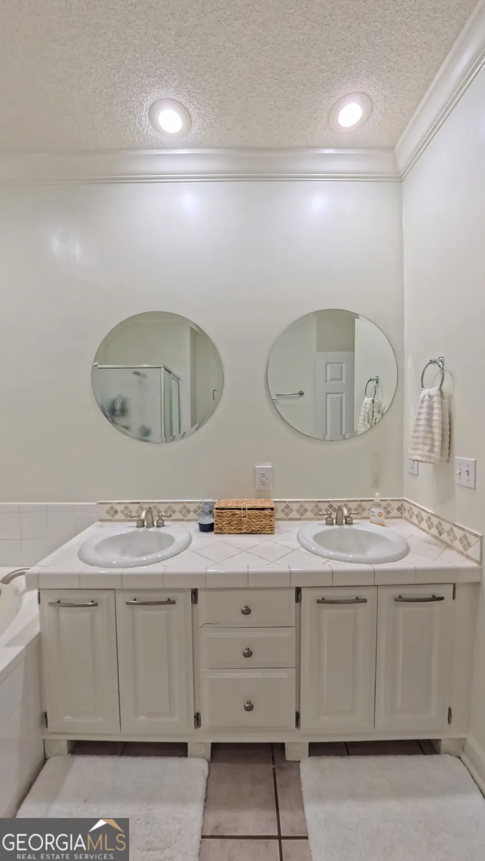 2502 B Jerry Jones DR Valdosta, GA 31602