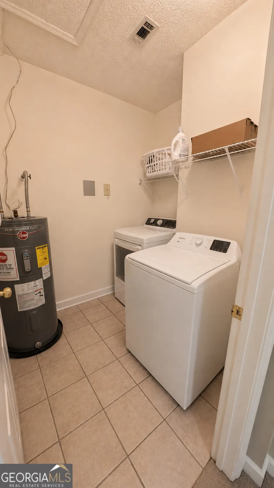 2502 B Jerry Jones DR Valdosta, GA 31602