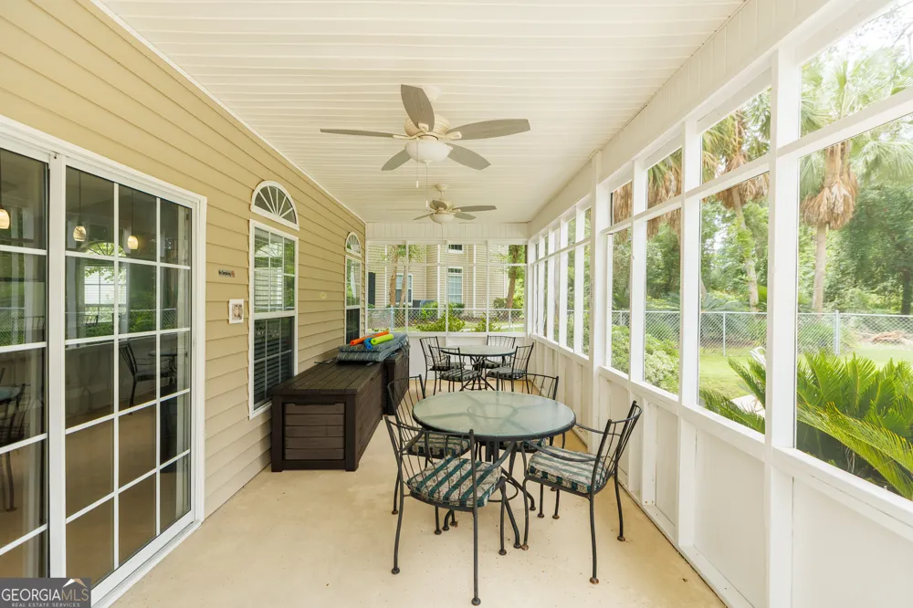 2502 B Jerry Jones DR Valdosta, GA 31602