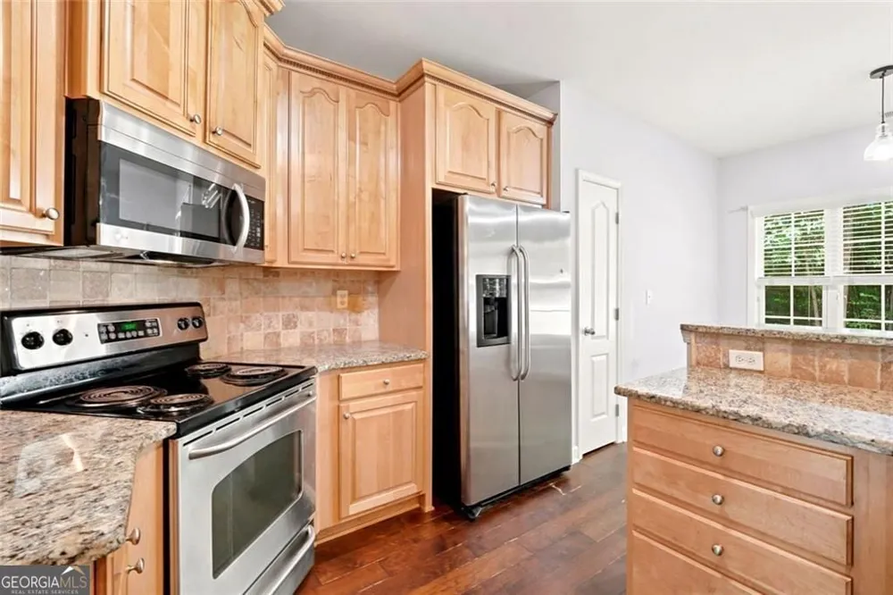 8876 Camp Tree CT Winston, GA 30187