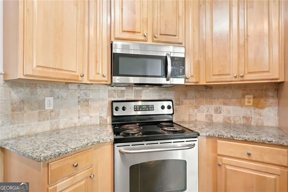 8876 Camp Tree CT Winston, GA 30187