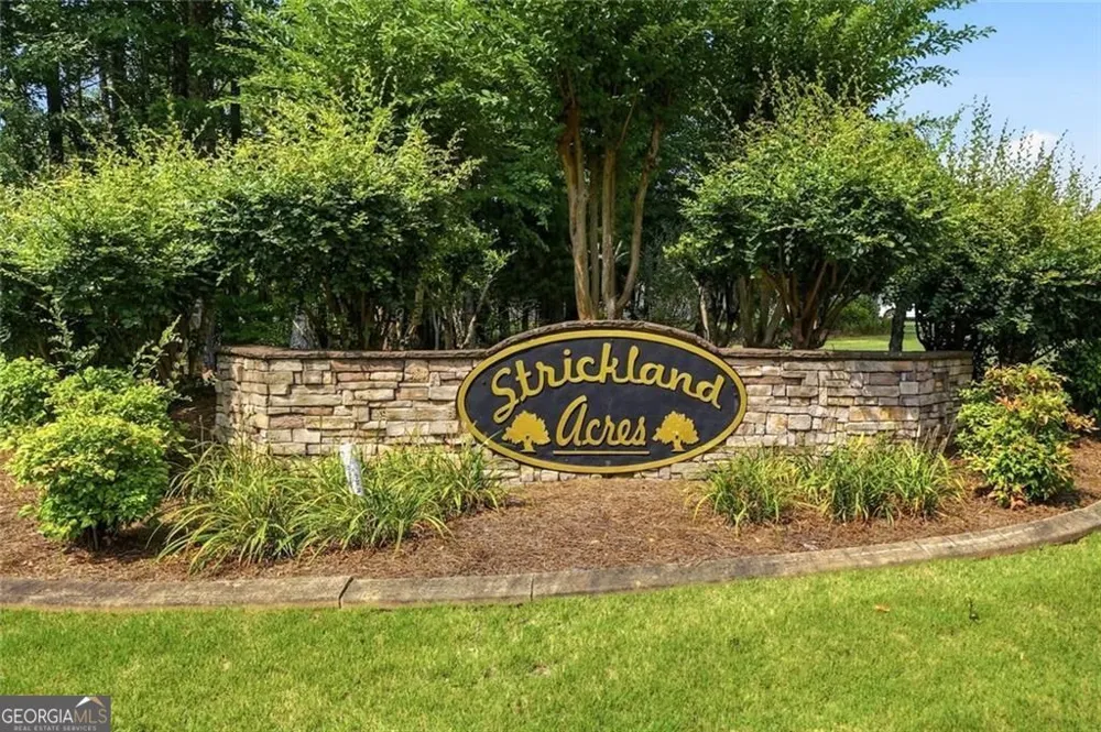8876 Camp Tree CT Winston, GA 30187