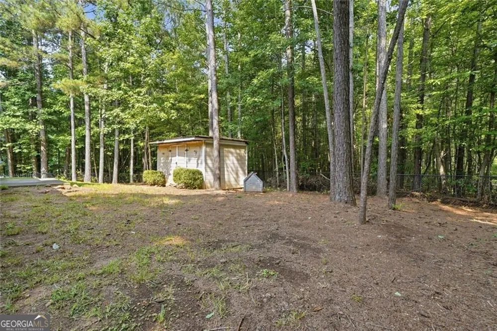 8876 Camp Tree CT Winston, GA 30187