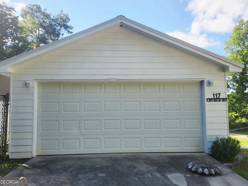 117 N Hickory DR Jackson, GA 30233