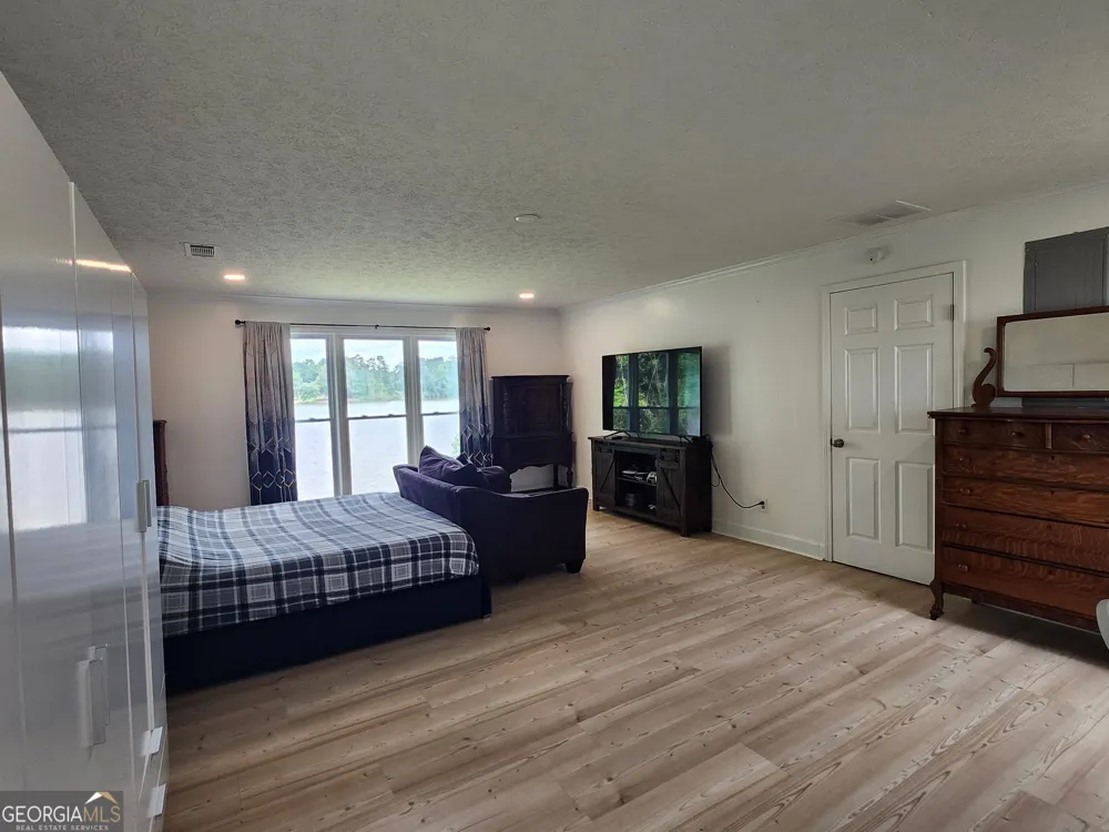 117 N Hickory DR Jackson, GA 30233