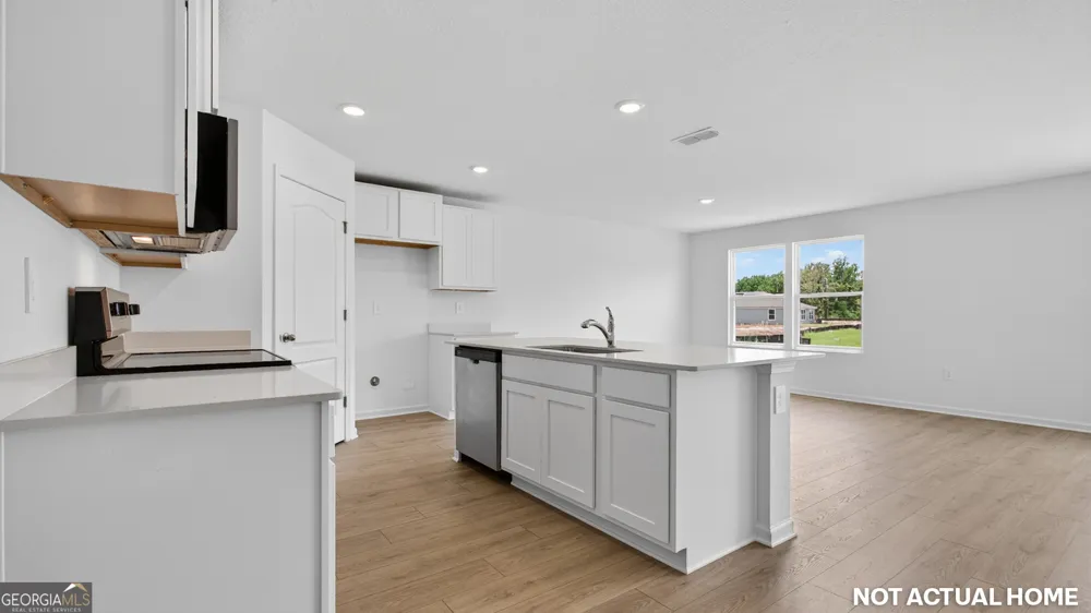 100 Red Oak CT Kingsland, GA 31548