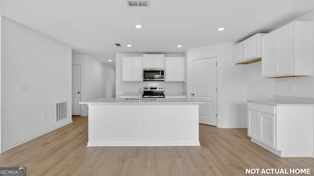 100 Red Oak CT Kingsland, GA 31548