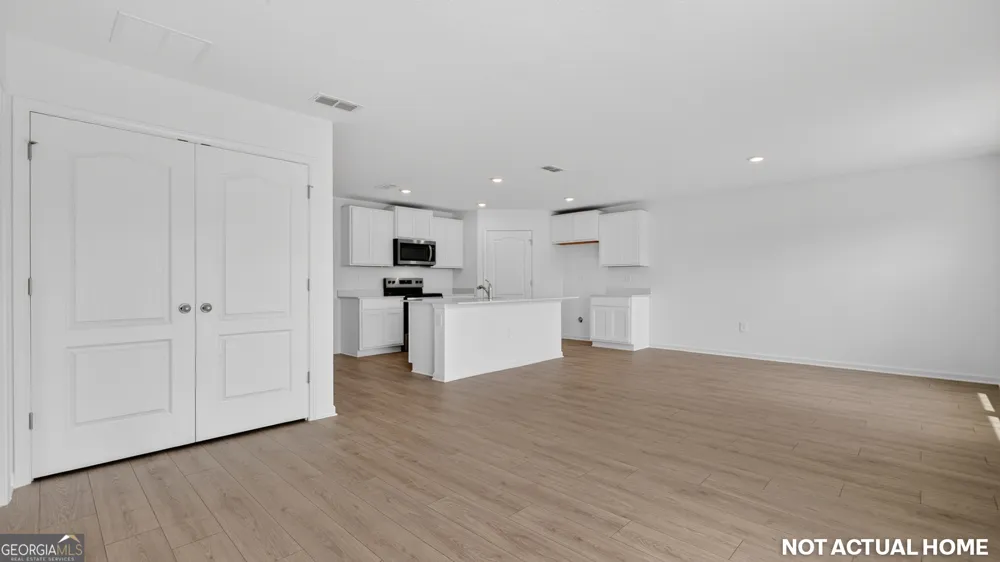 100 Red Oak CT Kingsland, GA 31548