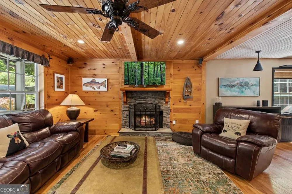 93 Misty Mountain TRL Morganton, GA 30560