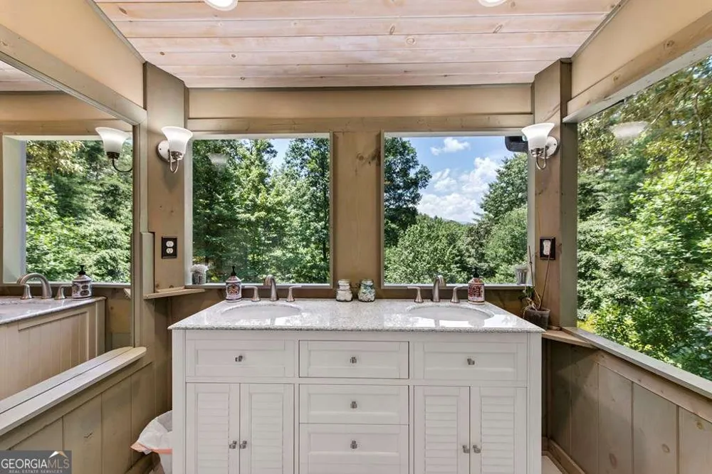 93 Misty Mountain TRL Morganton, GA 30560