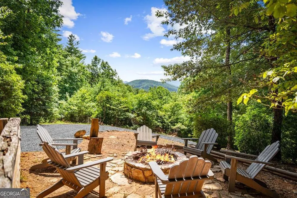 93 Misty Mountain TRL Morganton, GA 30560