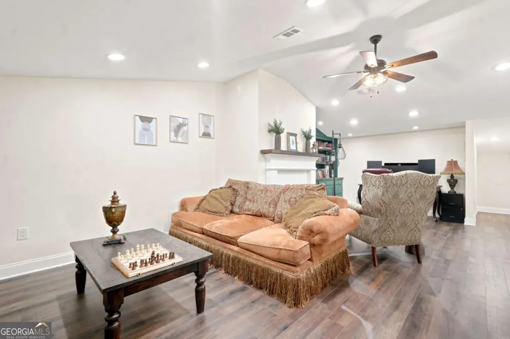 6100 Henderson Mountain RD Jasper, GA 30143