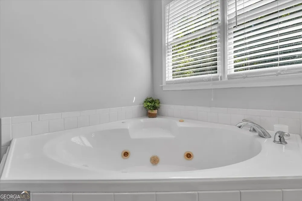 1251 South Trace Rutledge, GA 30663