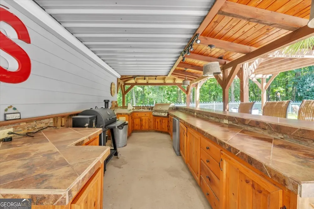 1251 South Trace Rutledge, GA 30663