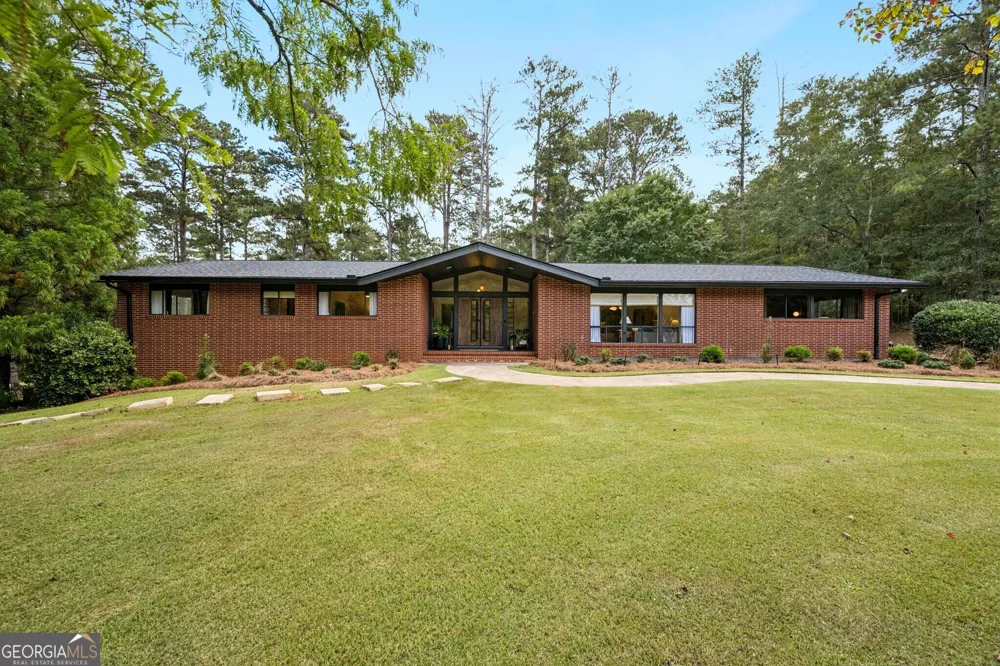 334 Luther Bailey RD Senoia, GA 30276