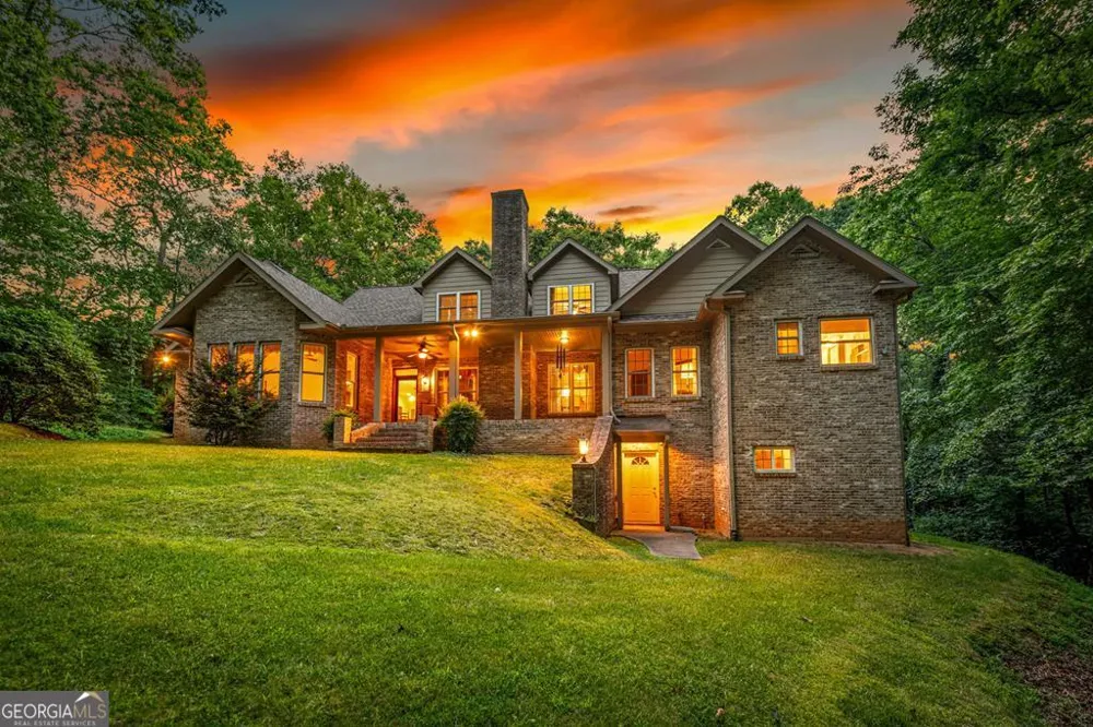 541 Davis RD Blue Ridge, GA 30513