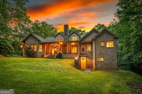 541 Davis RD