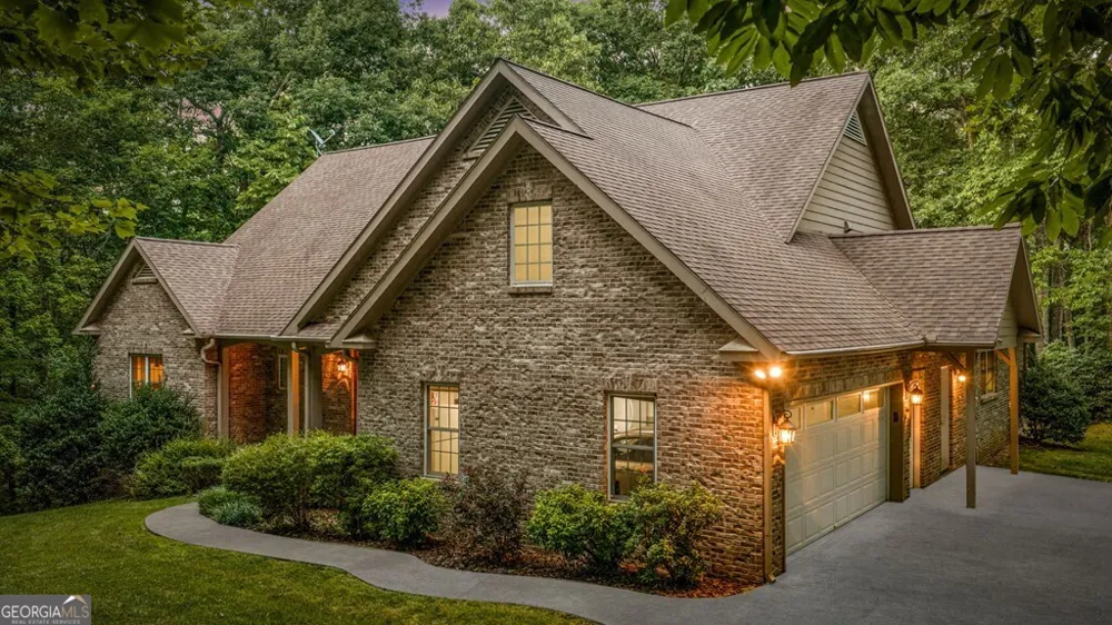 541 Davis RD Blue Ridge, GA 30513