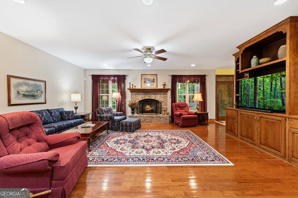 541 Davis RD Blue Ridge, GA 30513