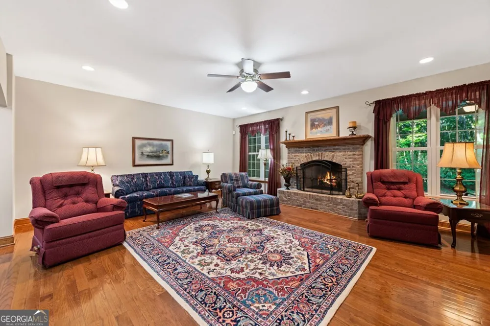 541 Davis RD Blue Ridge, GA 30513