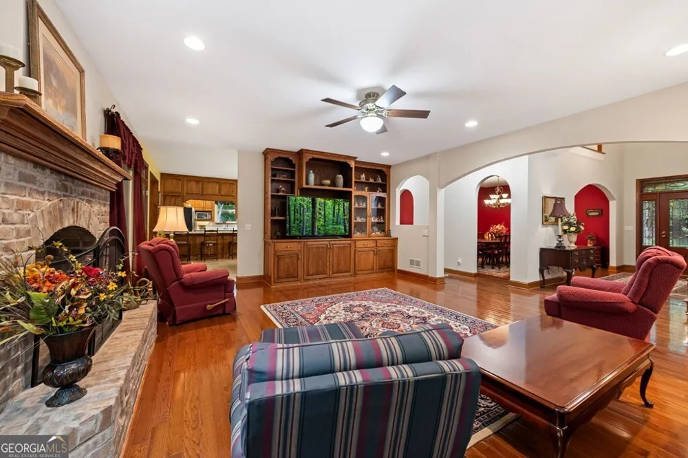 541 Davis RD Blue Ridge, GA 30513