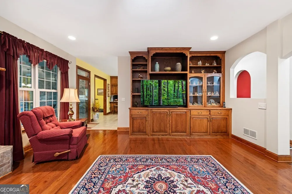 541 Davis RD Blue Ridge, GA 30513