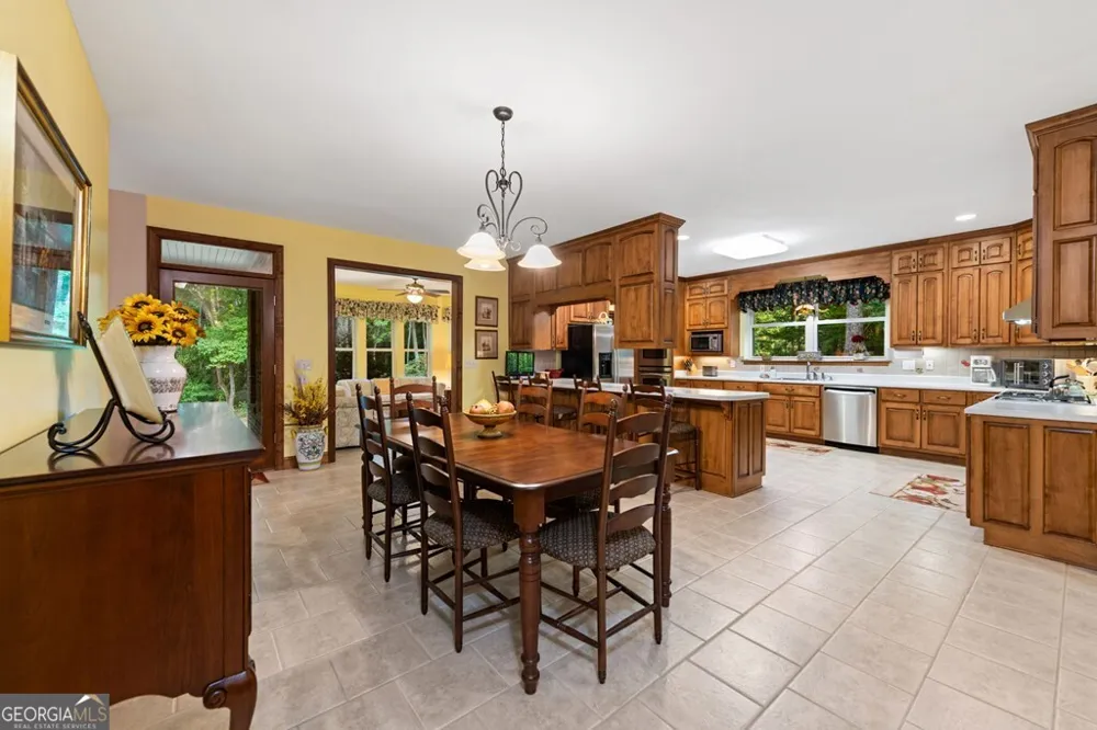 541 Davis RD Blue Ridge, GA 30513