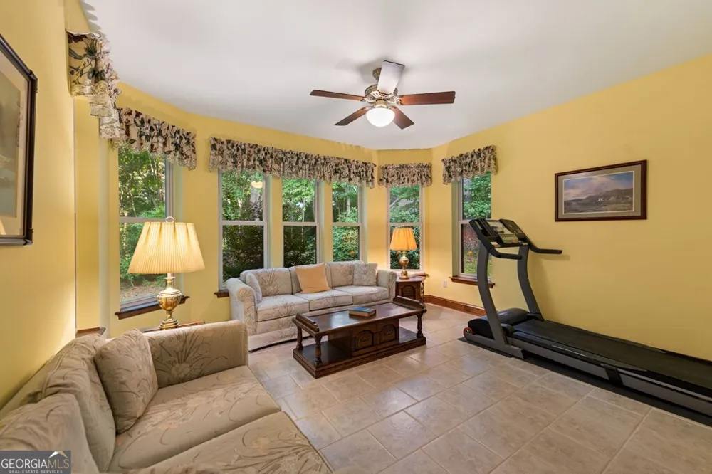 541 Davis RD Blue Ridge, GA 30513