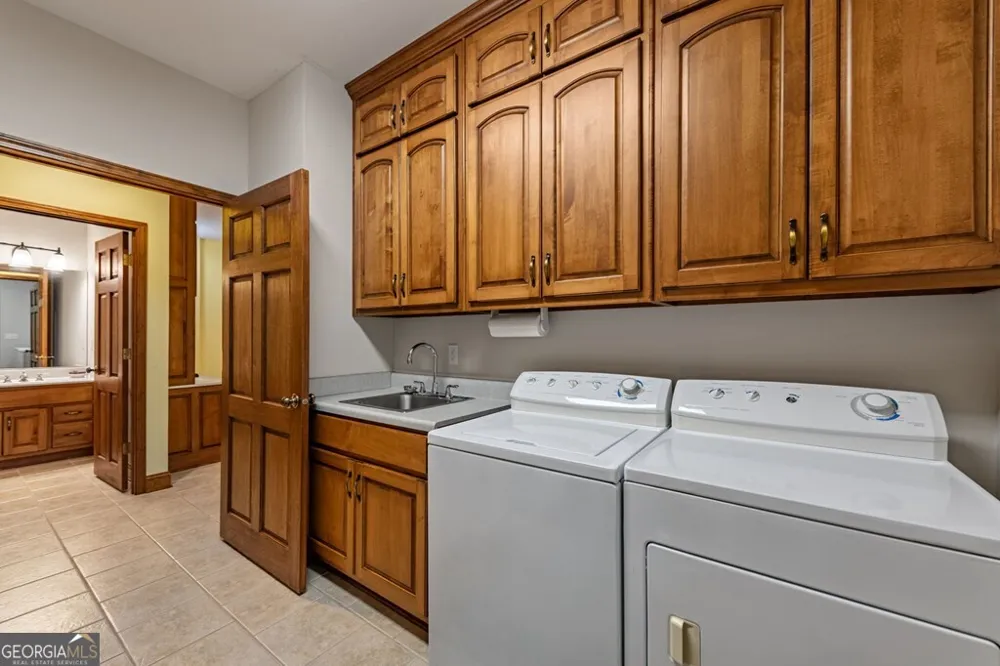 541 Davis RD Blue Ridge, GA 30513