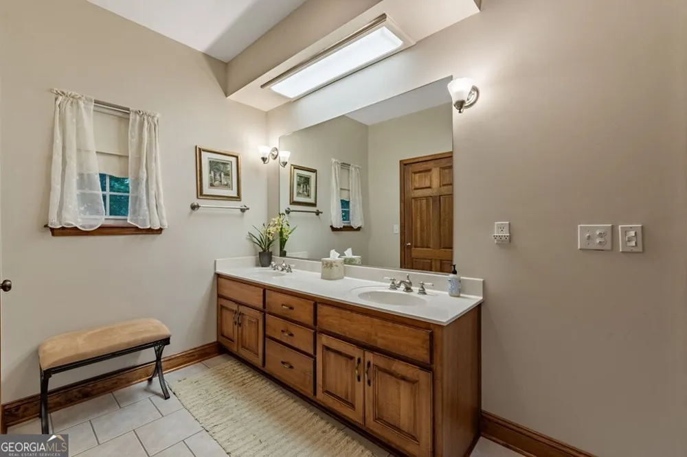 541 Davis RD Blue Ridge, GA 30513