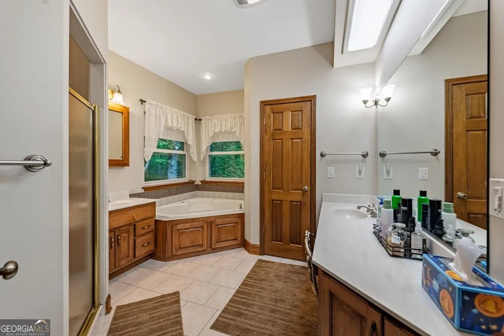 541 Davis RD Blue Ridge, GA 30513