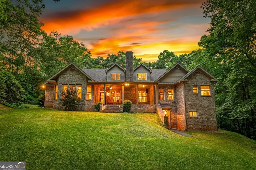 541 Davis RD Blue Ridge, GA 30513