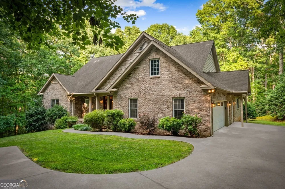 541 Davis RD Blue Ridge, GA 30513