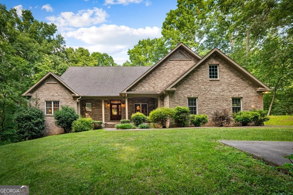 541 Davis RD Blue Ridge, GA 30513