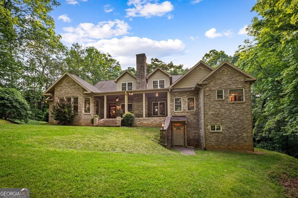 541 Davis RD Blue Ridge, GA 30513