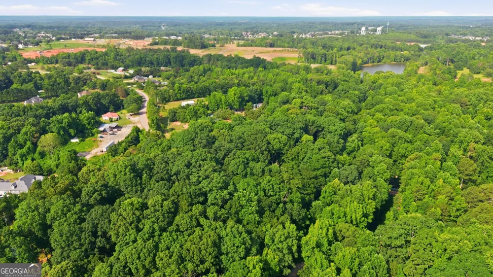 565 Skelton RD Hoschton, GA 30548