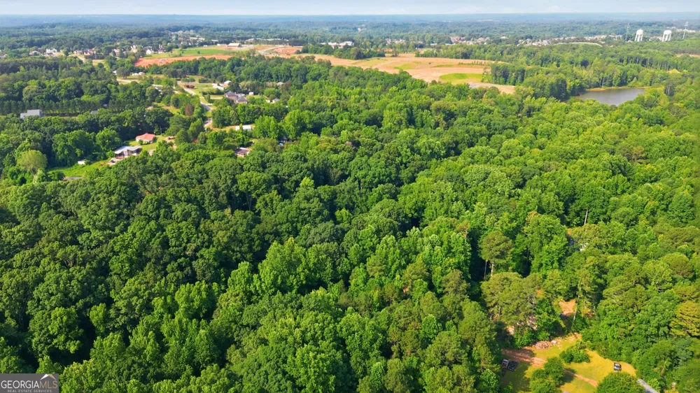 565 Skelton RD Hoschton, GA 30548