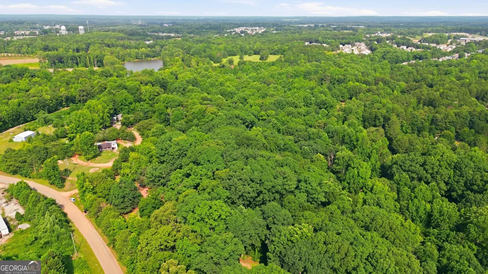 565 Skelton RD Hoschton, GA 30548