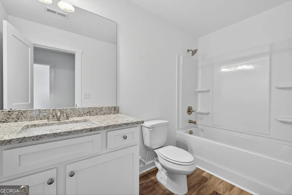 105 Royal Tern LN Warner Robins, GA 31093