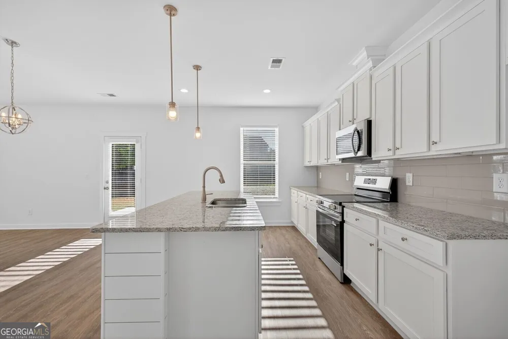 105 Royal Tern LN Warner Robins, GA 31093