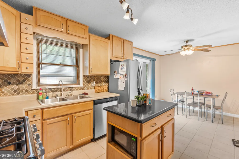 88 Ravenwood WAY Warner Robins, GA 31093